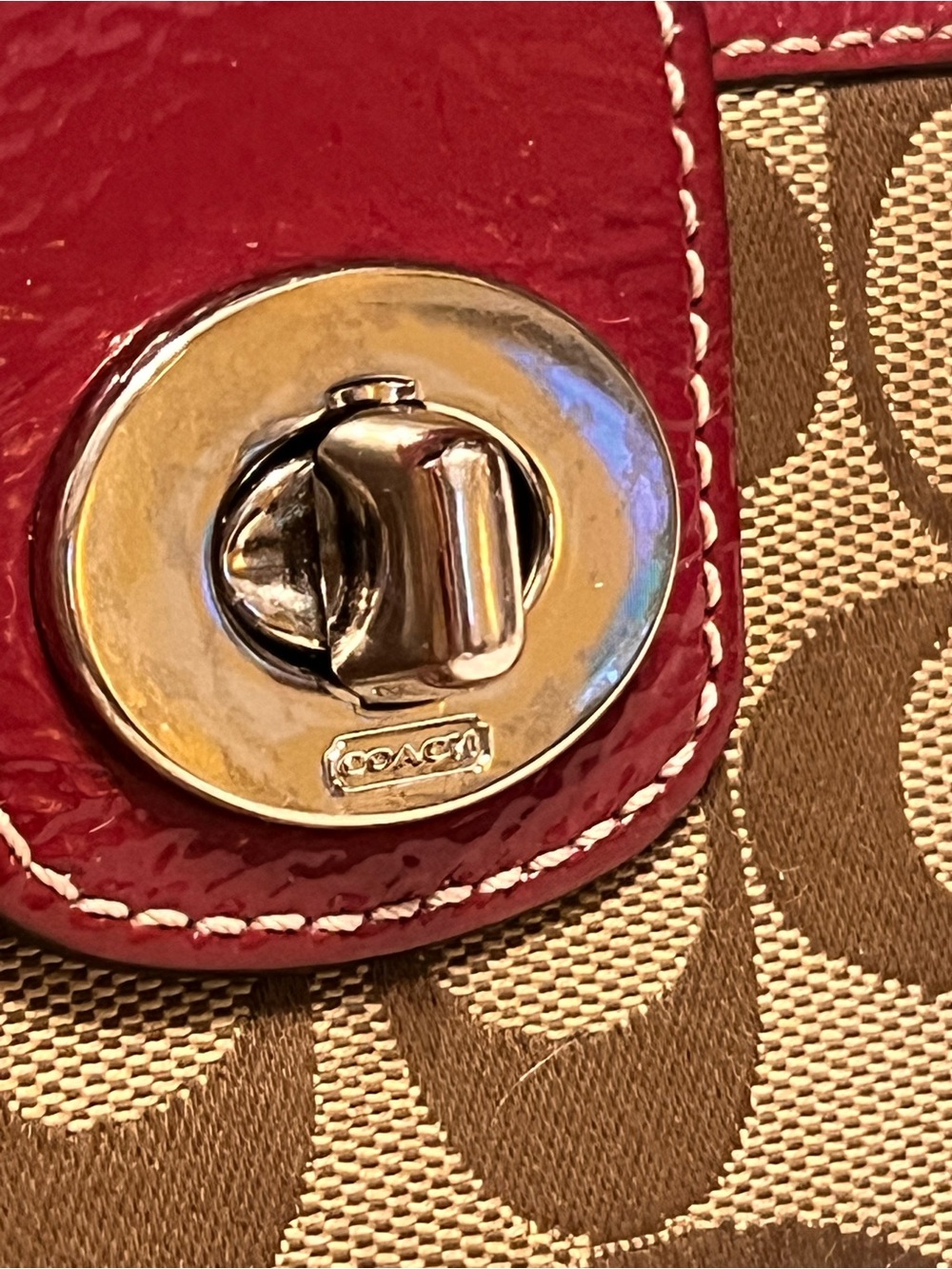 Coach Beige Signature Canvas Wallet with Red Trim and Turn-Lock - Picture 4 of 10